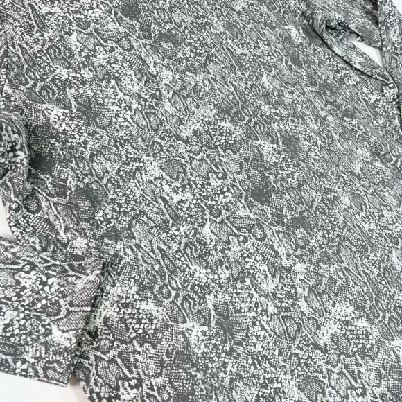 Chico's Tunic Top Women's 4X Slate Gray Snake Long Sleeve Mock Neck Back Zip NWT - Picture 2 of 12